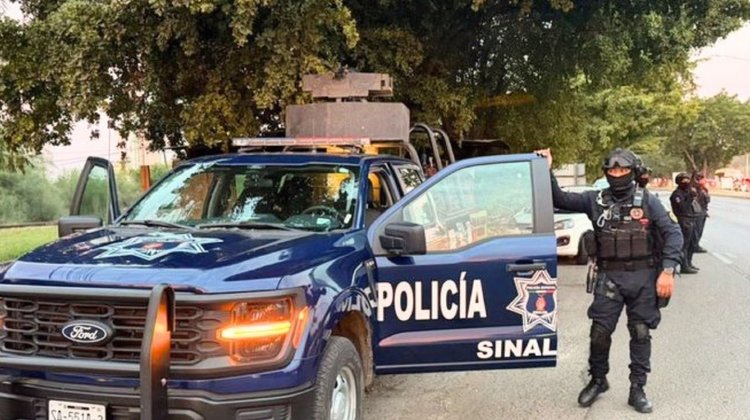 Atacan a balazos a policías municipales en carretera, en Mazatlán