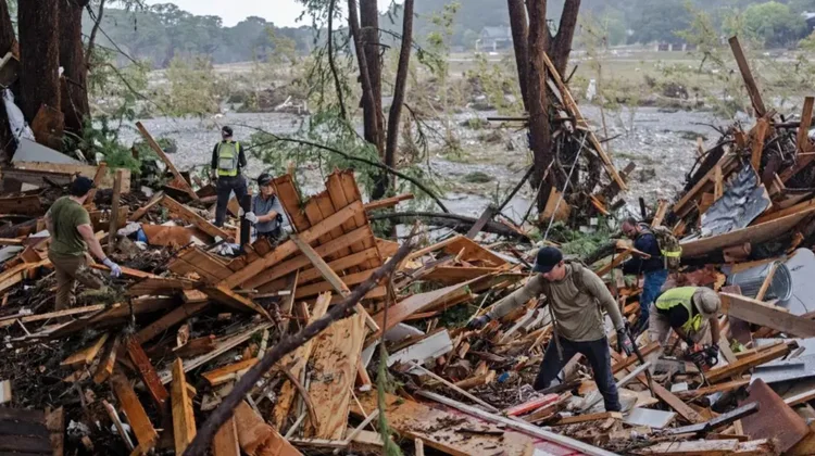 Aumentan a 119 los muertos por las inundaciones en Texas