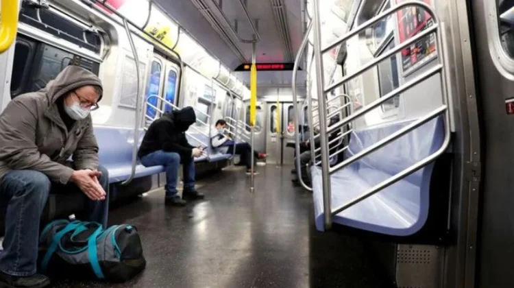 Adolescente muere tras desmayo en metro de Nueva York