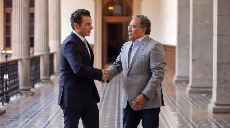Fortalece Miguel Flores diálogo con alcaldes 