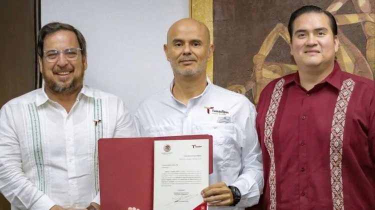 Entregan nombramientos en la Secretaría de Educación