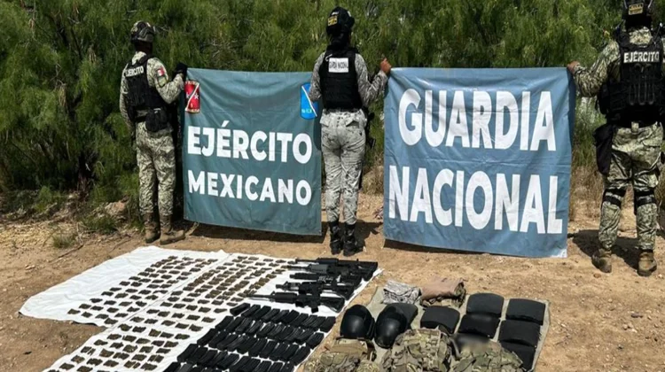 Decomisan arsenal y equipo táctico tras operativo en Nuevo Laredo