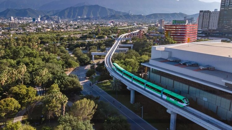 Terminan instalación de viaducto del Metro; liberarán carriles