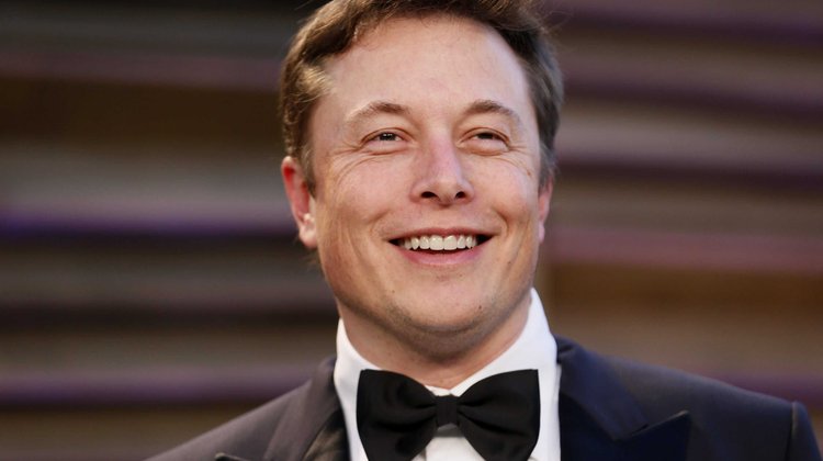 La madre de Elon Musk revela que fue genio a los 3 años y acosado