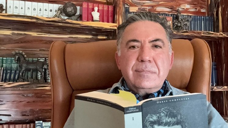 Enrique Inzunza reaparece y dice estar en Badiraguato