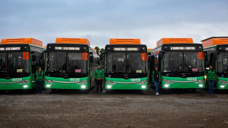 Entrega NL 30 camiones para ruta 172 Cometas de Juárez