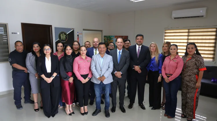 Inauguran cabina virtual para la atención a víctimas en Marín