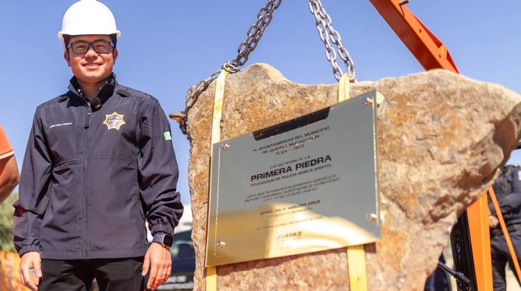 Fortalece Félix Arratia seguridad en colonia Monte Kristal