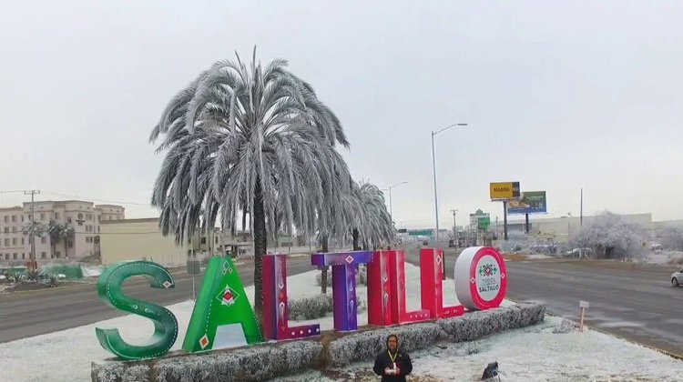 Persisten clima helado en Saltillo; autoridades piden precaución