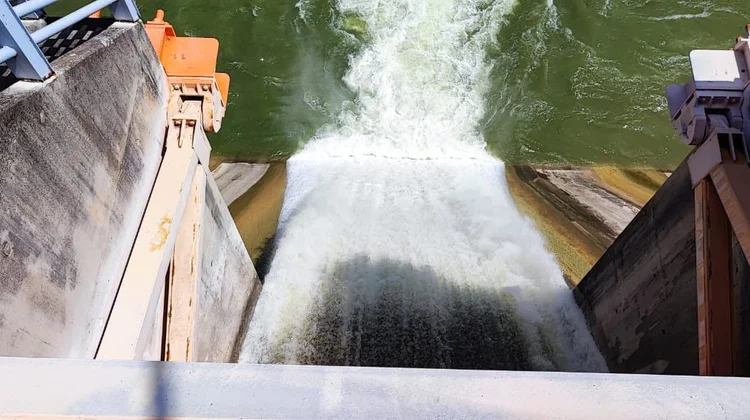  Abren compuertas de presas en Nuevo León; descartan riesgos