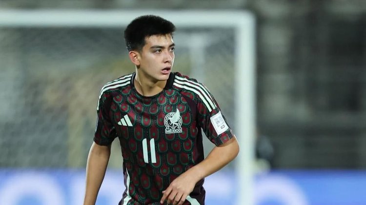 Gilberto Mora es baja de Selección; Alexis Gutiérrez lo suplirá