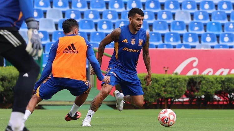¿Viene debut? Ángel Correa arreglará visa de trabajo el miércoles