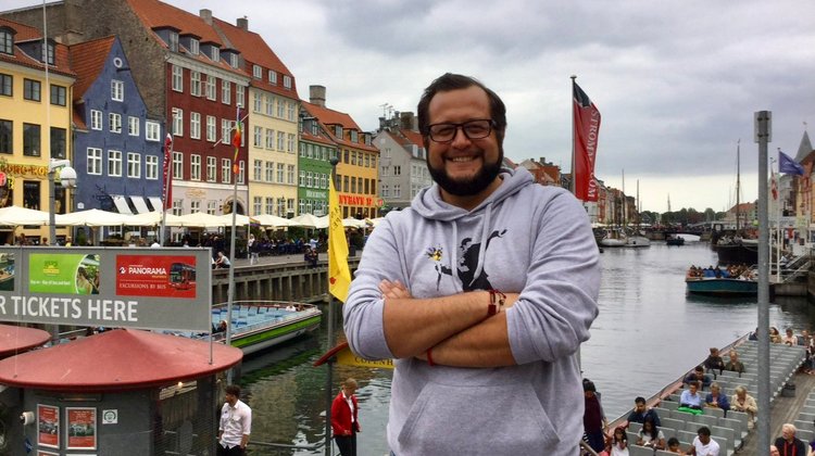 Hijo de AMLO exige disculpa de X por insultos de su IA