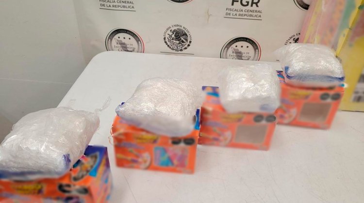 Decomisan metanfetamina escondida en dulces en Morelia