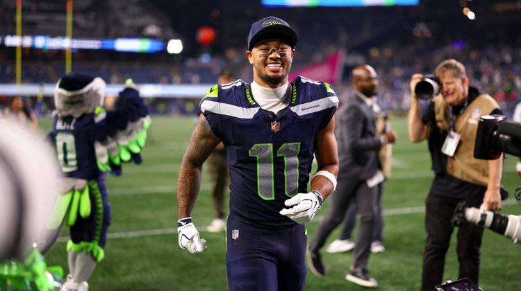 Seattle remonta ante Patriots en el regreso de la NFL