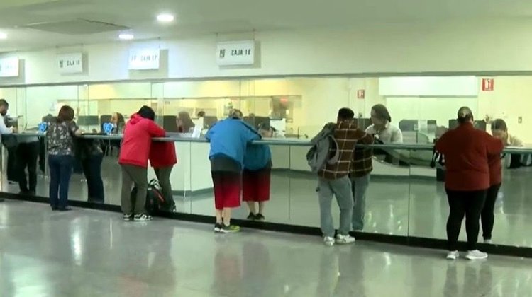 Ciudadanos pagan refrendo y destacan rápida atención en ICV