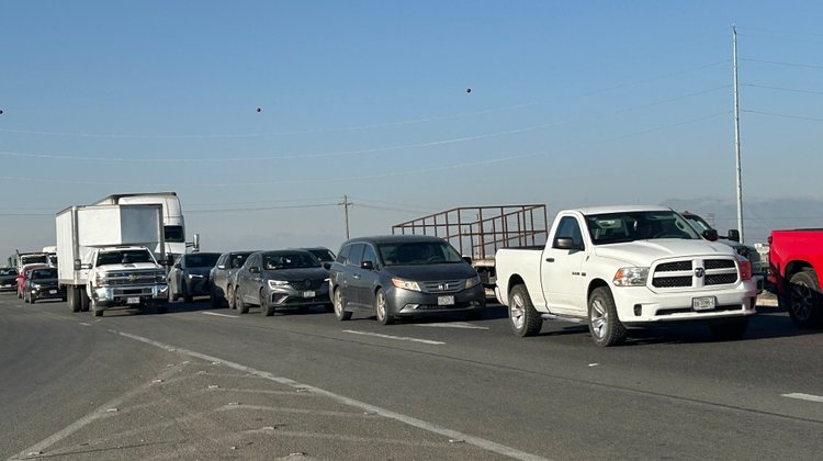 Accidente provoca colapso en la carretera Saltillo-Monterrey