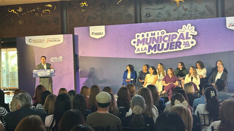 Entregan Premio Municipal a la Mujer 2026 en Saltillo