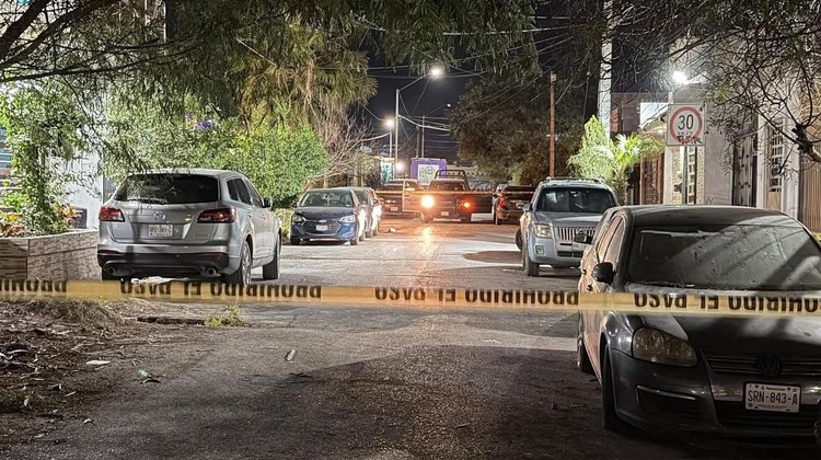 Balean casa en la colonia Hacienda del Sol, en García