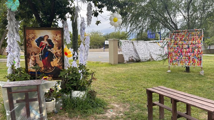 Santuario en parque divide a vecinos en la Nuevo Periférico