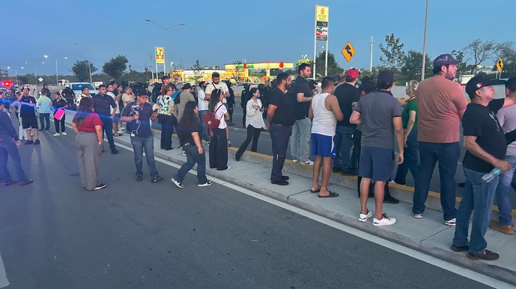 Bloquean Miguel de la Madrid ante falta de luz en Guadalupe