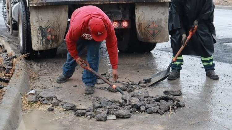 Intensifica Saltillo desazolve para prevenir inundaciones