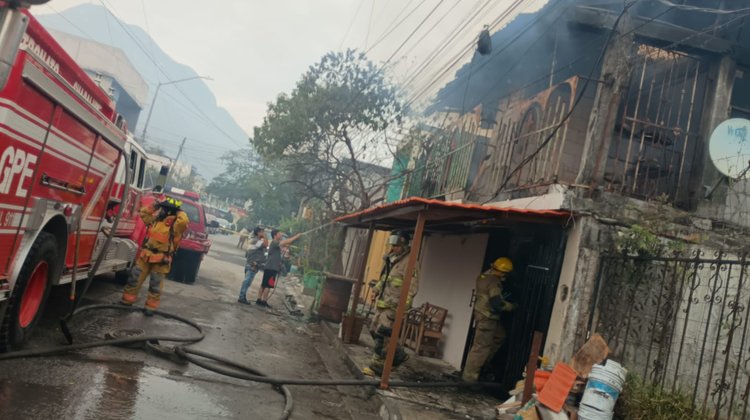 Se incendia vivienda y queda como pérdida total en Guadalupe