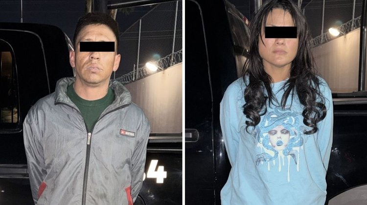 Detienen a pareja armada con droga y motos robadas en Monterrey
