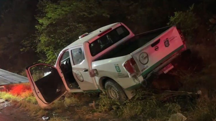 Unidad de Medio Ambiente sufre accidente al poniente de Monterrey