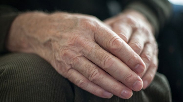 Muere hombre solo en su casa y hallan cuerpo 15 años después