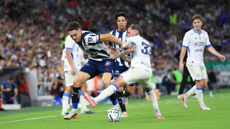 Vence Monterrey a Cruz Azul y se mete a zona de liguilla