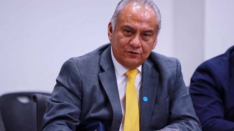 FECANACO aclara diferencias en decretos para autos usados