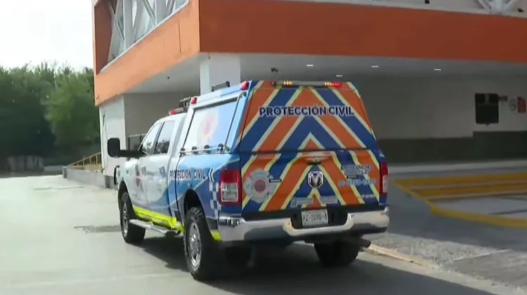 Quedan atrapadas 3 personas en elevador del IMSS en San Nicolás