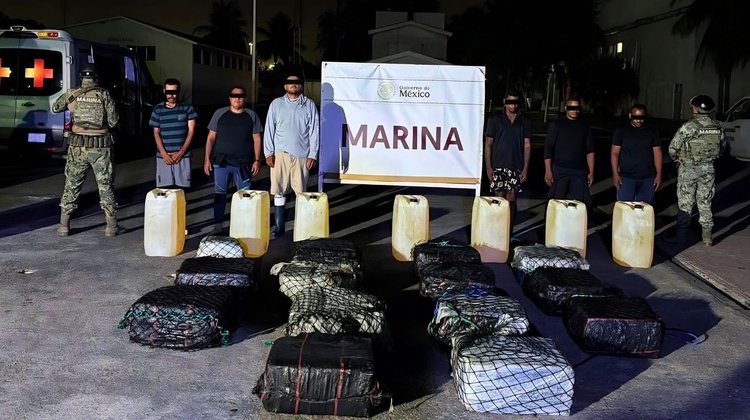 La Marina detiene a seis con 650 kilos de cocaína en el Pacífico