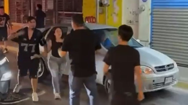 Riña entre locatarios de Plaza de la Tecnología en Monterrey