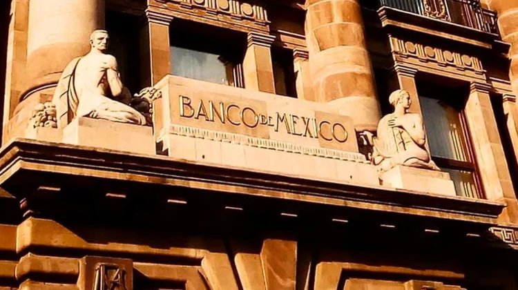 Banxico recorta la tasa de interés en 50 puntos, hasta el 8 %