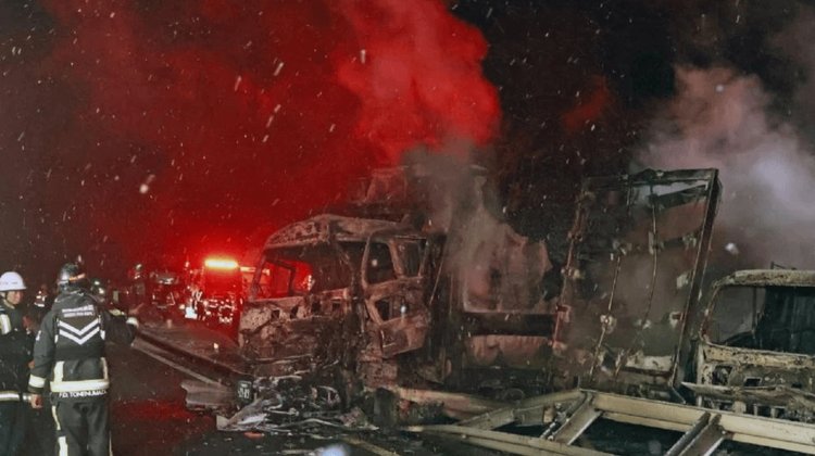 Contabilizan más de 60 autos involucrados en carambola de Japón