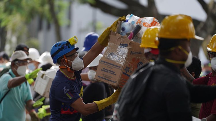 Ajustan a 289 la cifra de muertos por sismo en Colombia