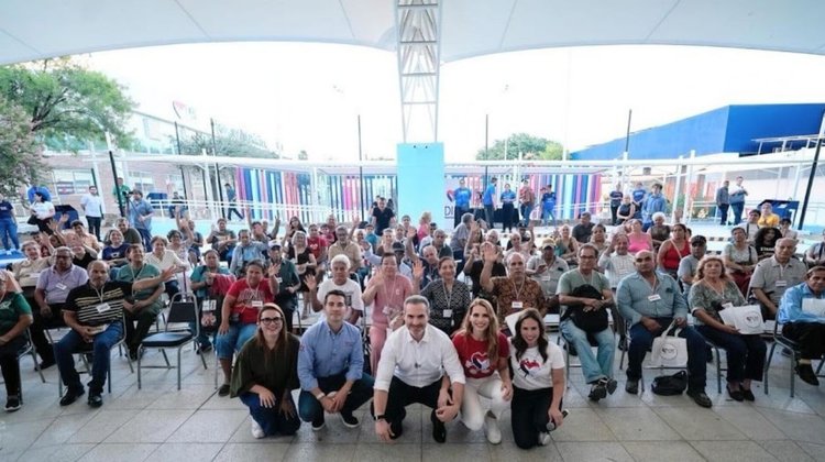 Realiza Monterrey entrega de aparatos auditivos a ciudadanos