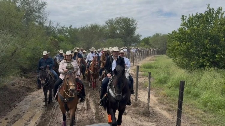 Celebran con gran cabalgata 55 años de fundación en Nuevo Padilla