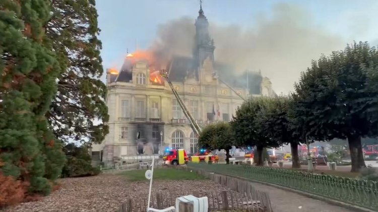 Sufre Francia ola de protestas con 1,200 personas detenidas