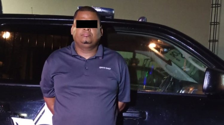 Cae sujeto con droga y martillo; lo indagan por maltrato animal