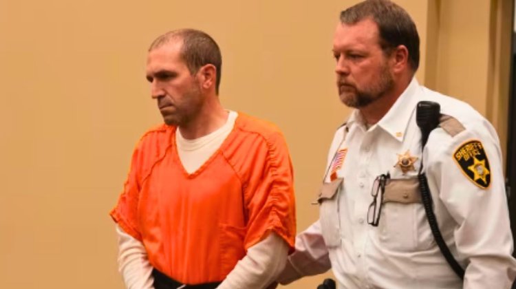 Finge su muerte para huir con otra mujer; abandona a sus hijos