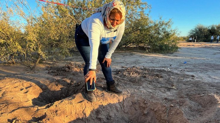 México registra 4,500 fosas clandestinas; oculta datos de comunes