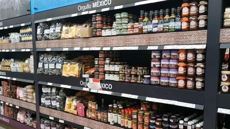 México acuerda con empresas impulsar productos nacionales