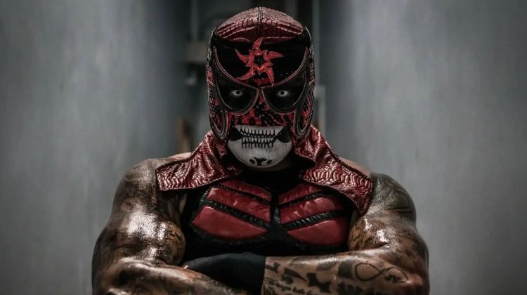 Penta suma otra derrota por el Intercontinental en WWE