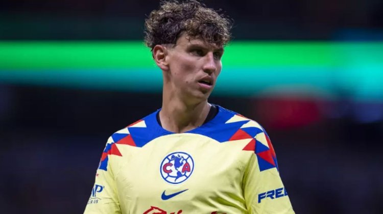 El América confirma la salida del chileno Igor Lichnovsky