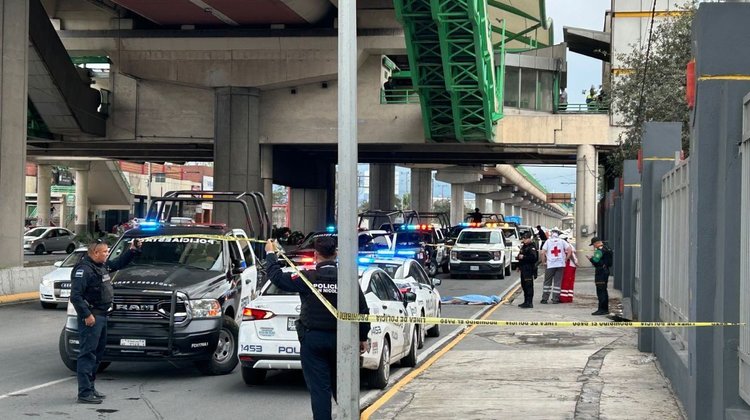 Muere joven de 22 años tras caer del Metro Universidad