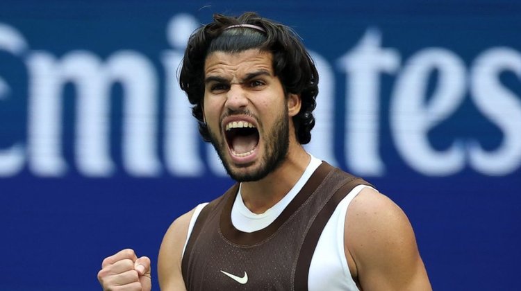 Carlos Alcaraz avanza a octavos en el Abierto de EUA