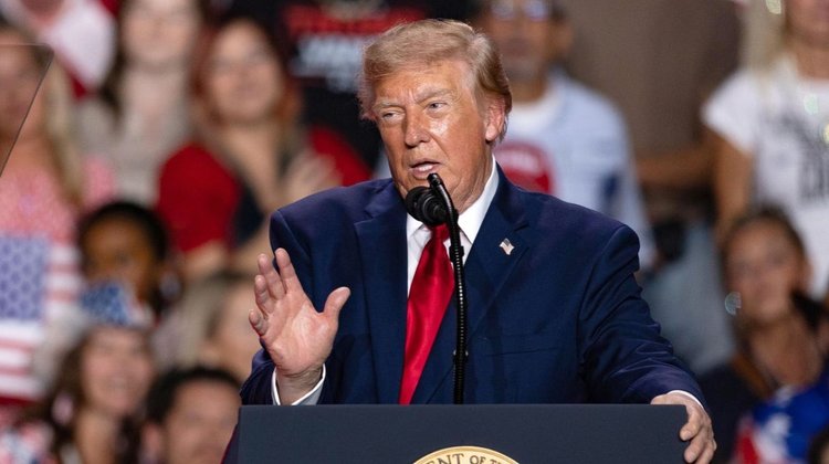 Donald Trump dice que tiene derecho a buscar un tercer mandato